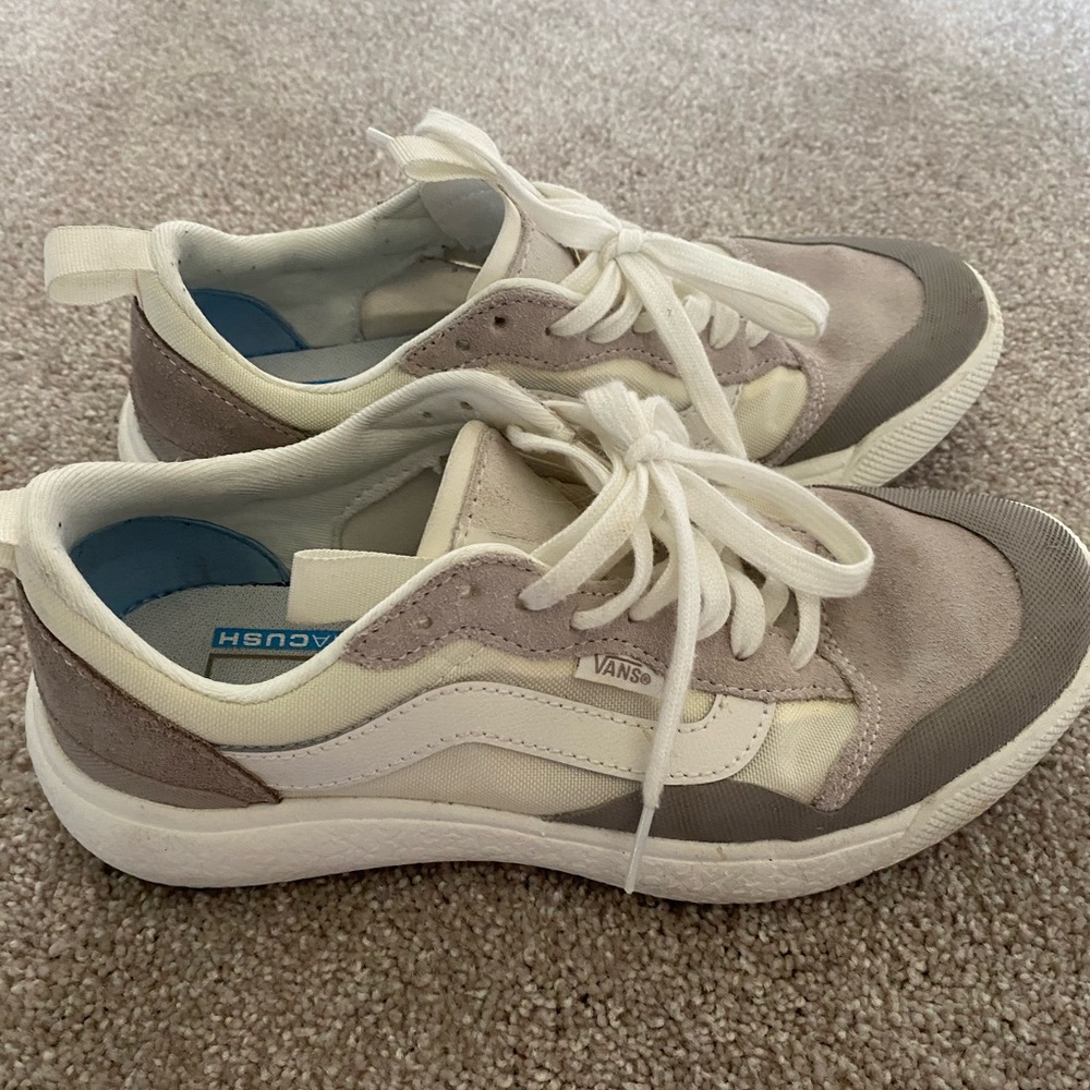Vans MTE UltraRange Women's Sneakers in Cream and Gray